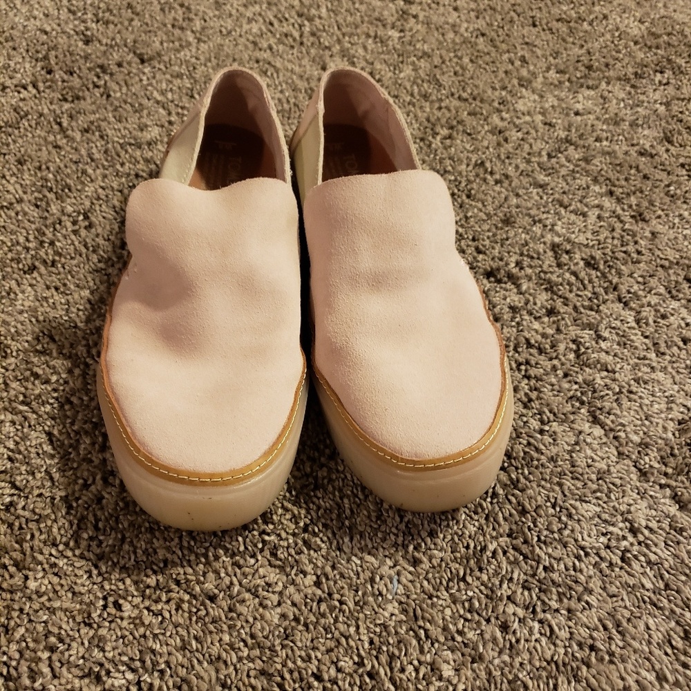 Tom's shoes
